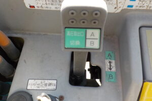 サムネイル: 平成20年　デュトロ 14.6ｍ高所作業車　★電工仕様★ウインチ★絶縁バケット★