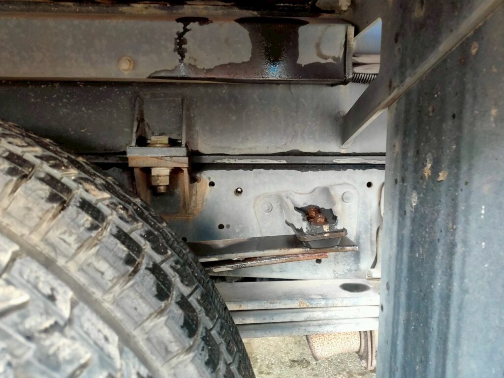 平成２２年　デュトロ　12ｍ高所作業車　★全塗装済！！！