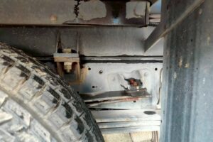 サムネイル: 平成２２年　デュトロ　12ｍ高所作業車　★全塗装済！！！