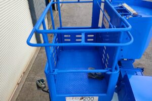 サムネイル: 平成２２年　デュトロ　12ｍ高所作業車　★全塗装済！！！