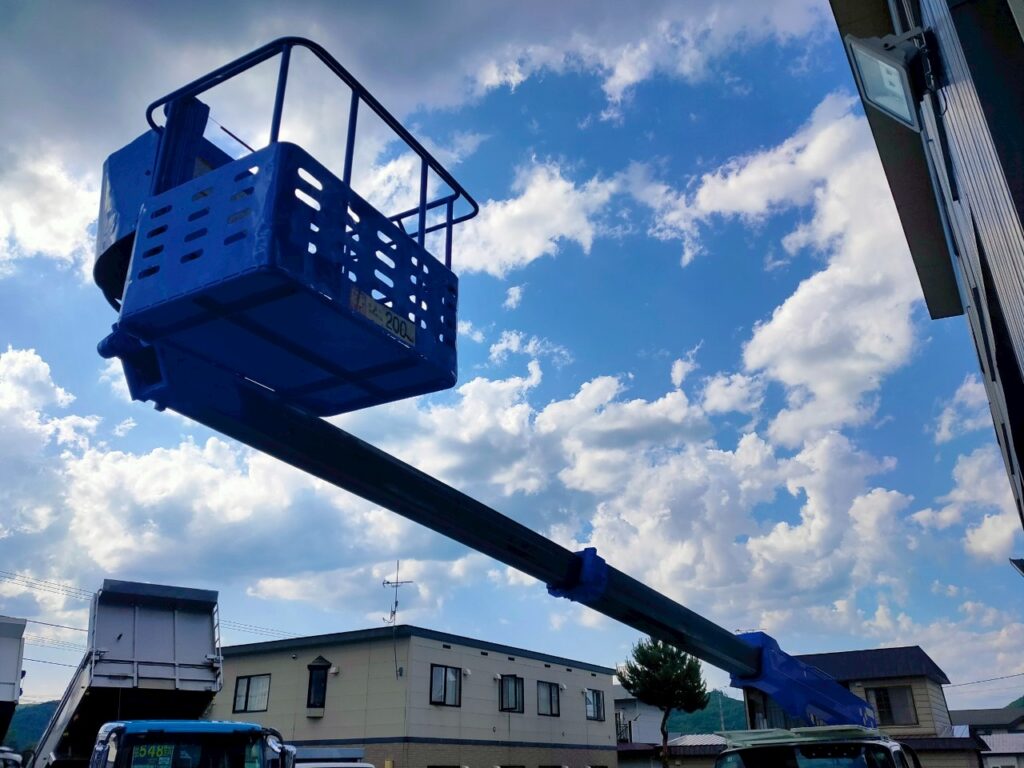 平成２２年　デュトロ　12ｍ高所作業車　★全塗装済！！！