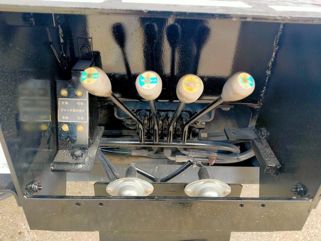 平成２２年　デュトロ　12ｍ高所作業車　★全塗装済！！！