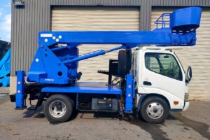 サムネイル: 平成２２年　デュトロ　12ｍ高所作業車　★全塗装済！！！