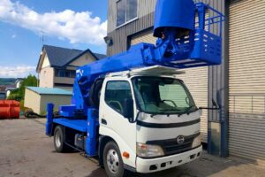 サムネイル: 平成２２年　デュトロ　12ｍ高所作業車　★全塗装済！！！
