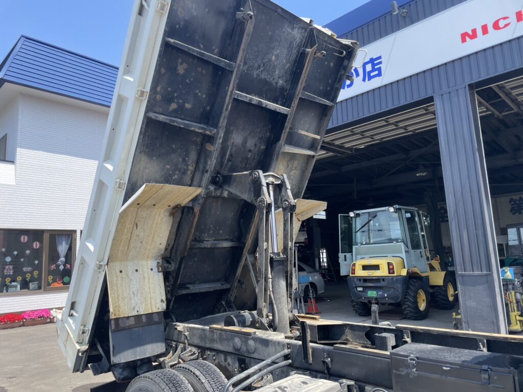 平成24年　レンジャー４トンダンプ　車検1年付　フル装備　６MT