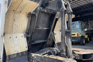 サムネイル: 平成24年　レンジャー４トンダンプ　車検1年付　フル装備　６MT