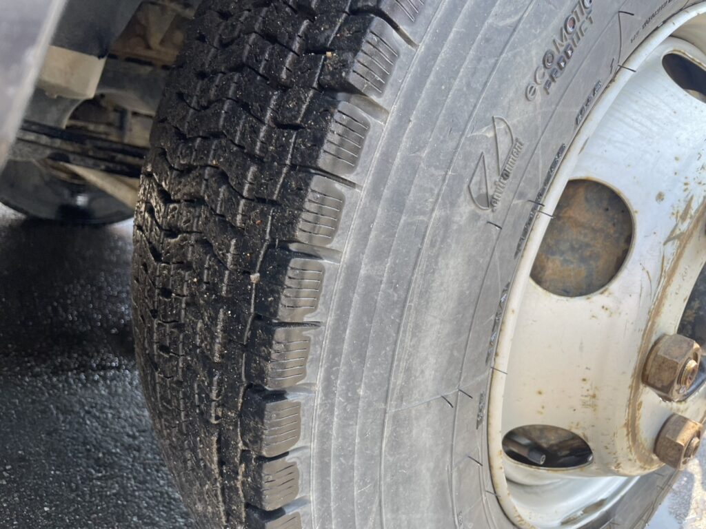 平成24年　レンジャー４トンダンプ　車検1年付　フル装備　６MT