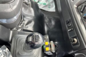 サムネイル: 平成27年　日野　レンジャー　４トンダンプ　電動コボレーン付・荷台塗装済！（車検1年付）