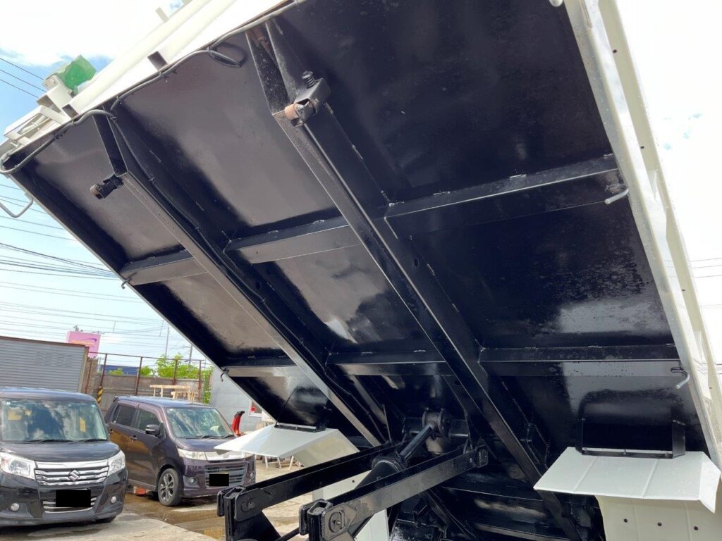平成27年　日野　レンジャー　４トンダンプ　電動コボレーン付・荷台塗装済！（車検1年付）