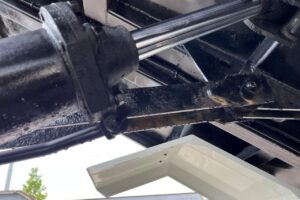 サムネイル: 平成27年　日野　レンジャー　４トンダンプ　電動コボレーン付・荷台塗装済！（車検1年付）