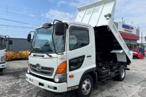 平成27年　日野　レンジャー　４トンダンプ　電動コボレーン付・荷台塗装済！（車検1年付）