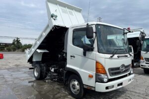 サムネイル: 平成27年　日野　レンジャー　４トンダンプ　電動コボレーン付・荷台塗装済！（車検1年付）