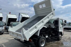 サムネイル: 平成27年　日野　レンジャー　４トンダンプ　電動コボレーン付・荷台塗装済！（車検1年付）