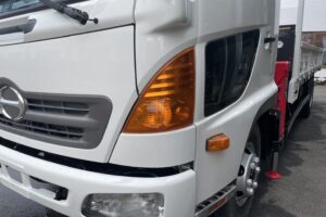 サムネイル: 平成23年　レンジャー４トン4段クレーンロング　ラジコン　フックイン　全塗装済み　６MT