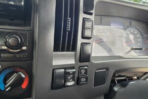 サムネイル: 平成24年　いすゞ　フォワード　４トンダンプ　コボレーン付（車検令和７年10月）