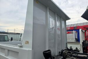 サムネイル: 平成24年　いすゞ　フォワード　４トンダンプ　コボレーン付（車検令和７年10月）