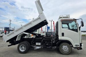 サムネイル: 平成24年　いすゞ　フォワード　４トンダンプ　コボレーン付（車検令和７年10月）