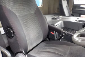 サムネイル: 平成23年　スーパーグレート大型5段クレーン付セルフ　★ラジコン★ウインチ★ベッド付★車検令和8年5月