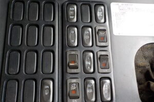 サムネイル: 平成23年　スーパーグレート大型5段クレーン付セルフ　★ラジコン★ウインチ★ベッド付★車検令和8年5月