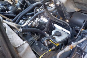 サムネイル: 平成21年　エルフ 14.6ｍ高所作業車　★電工仕様★ウインチ★絶縁バケット★車検令和7年9月