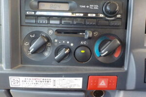 サムネイル: 平成21年　エルフ 14.6ｍ高所作業車　★電工仕様★ウインチ★絶縁バケット★車検令和7年9月