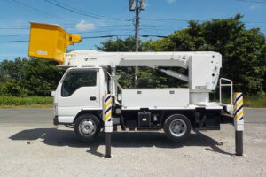 サムネイル: 平成21年　エルフ 14.6ｍ高所作業車　★電工仕様★ウインチ★絶縁バケット★車検令和7年9月