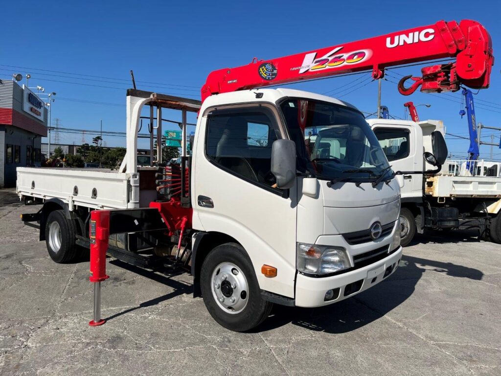 平成23年　日野　デュトロ　２トン３段クレーンロング　フックイン（車検1年付）
