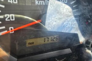 サムネイル: 平成23年　いすゞ　エルフ　３トン４段クレーンロング　フックイン・ラジコン付（車検1年付）
