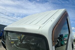サムネイル: 平成23年　いすゞ　エルフ　３トン４段クレーンロング　フックイン・ラジコン付（車検1年付）