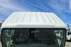 サムネイル: 平成23年　いすゞ　エルフ　３トン４段クレーンロング　フックイン・ラジコン付（車検1年付）