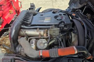 サムネイル: 平成23年　いすゞ　エルフ　３トン４段クレーンロング　フックイン・ラジコン付（車検1年付）