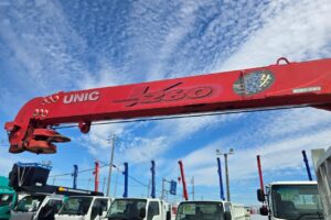 サムネイル: 平成23年　いすゞ　エルフ　３トン４段クレーンロング　フックイン・ラジコン付（車検1年付）