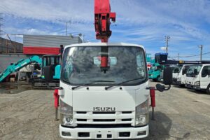 サムネイル: 平成23年　いすゞ　エルフ　３トン４段クレーンロング　フックイン・ラジコン付（車検1年付）