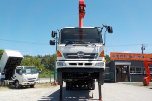 サムネイル: 平成26年　レンジャー 4ｔ4段クレーンロングジャッキ　★ラジコン★差違いアウトリガー★車検令和8年5月★