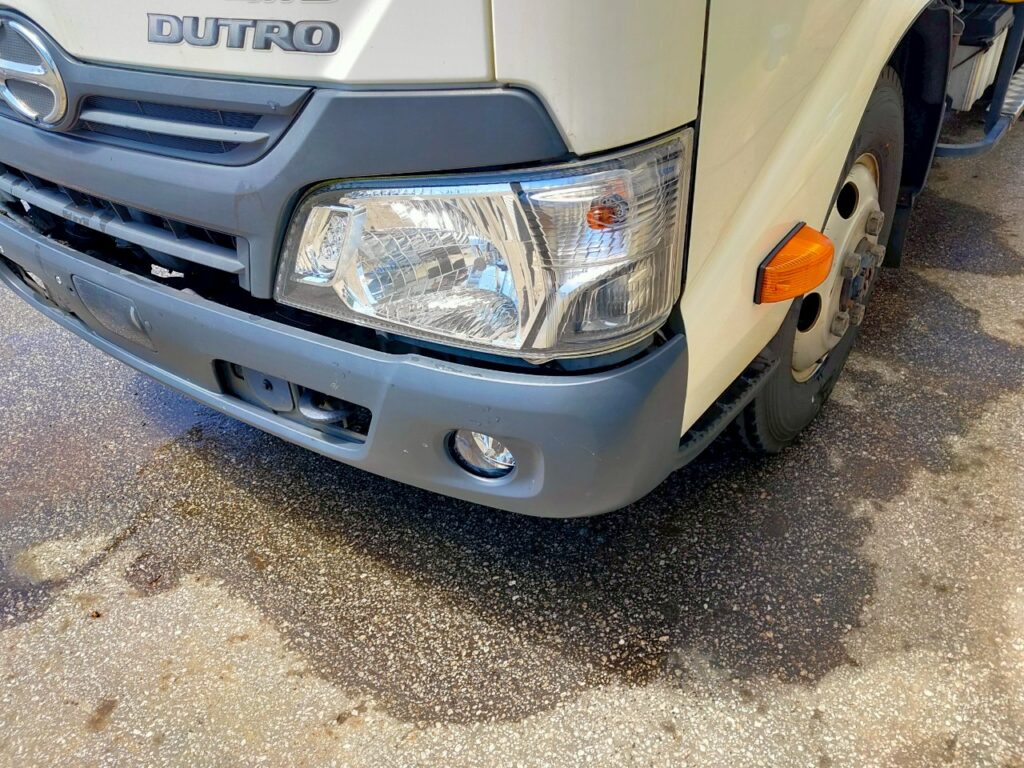 平成２９年　日野　デュトロ　３トンアルミバン　４WD