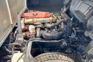 サムネイル: 平成２９年　日野　デュトロ　３トンアルミバン　４WD