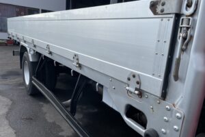 サムネイル: 平成22年　フォワード４トン４段クレーン　ラジコン　アルミアオリ　車検1年付