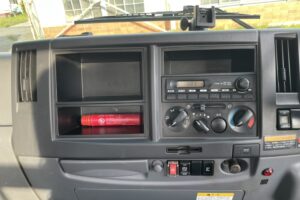 サムネイル: 平成22年　フォワード４トン４段クレーン　ラジコン　アルミアオリ　車検1年付