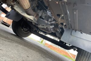 サムネイル: 平成22年　フォワード４トン４段クレーン　ラジコン　アルミアオリ　車検1年付