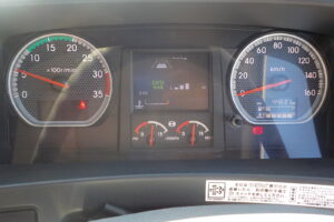 サムネイル: 令和2年　フォワード 4ｔ4段クレーンロング　★フックイン★ラジコン★車検1年付★