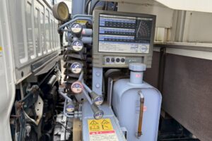 サムネイル: 平成２０年　エルフ　１.９トン４段クレーンＰ／Ｇ　ラジコン　★希少