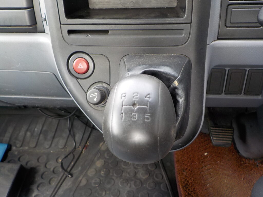 平成15年　キャンターガッツ 1.45ｔ平　4ＷＤ　パワーゲート　★リヤタイヤシングル★予備検査取得済み★