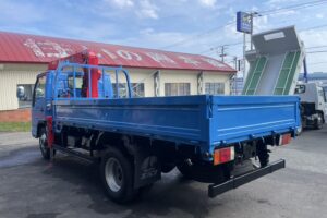 サムネイル: 平成15年　エルフ２トン３段クレーンロング　全塗装済み　車検１年付　フル装備