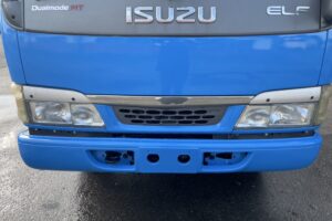 サムネイル: 平成15年　エルフ２トン３段クレーンロング　全塗装済み　車検１年付　フル装備