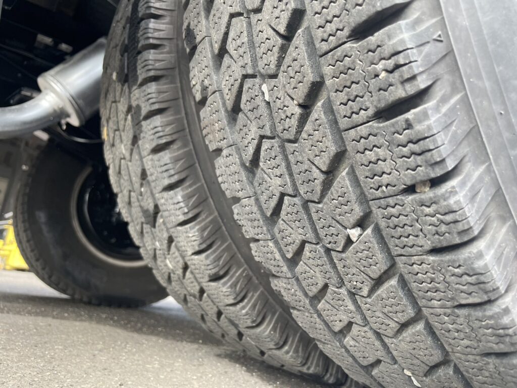 平成15年　エルフ２トン３段クレーンロング　全塗装済み　車検１年付　フル装備