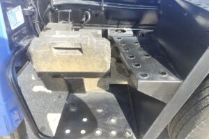 サムネイル: H19 デュトロ12ｍ高所作業車　★フル装備　★5ＭＴ　★アイチ ＳＳ－１２Ａ ★塗装済み！