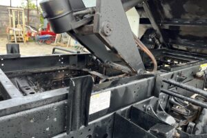 サムネイル: 平成26年　フォワード　４トン深ダンプ　土砂禁（車検令和8年6月）
