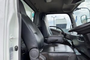 サムネイル: 平成26年　フォワード　４トン深ダンプ　土砂禁（車検令和8年6月）