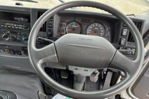 サムネイル: 平成26年　フォワード　４トン深ダンプ　土砂禁（車検令和8年6月）