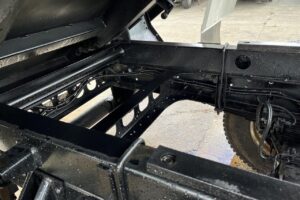 サムネイル: 平成24年　いすゞ　フォワード　４トンダンプ　電動コボレーン付（車検令和7年12月）